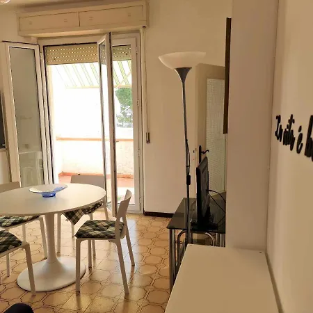 R25 - Trilocale Con Ampio Terrazzo * Ancona