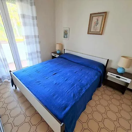 R25 - Trilocale Con Ampio Terrazzo * Ancona